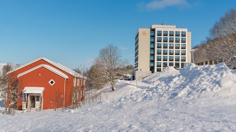 Asgardvegen bolig Tromso hybel leiligeht fasade blokk og trehus