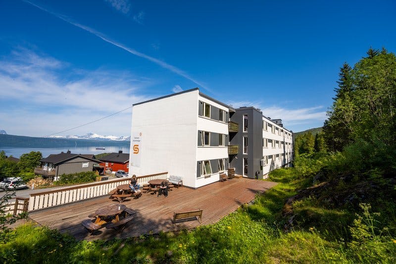 Fjellveien bolig Narvik hybel leilighet drone ute 2